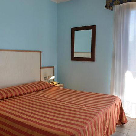 Hotel Rosalia Bordighera Buitenkant foto
