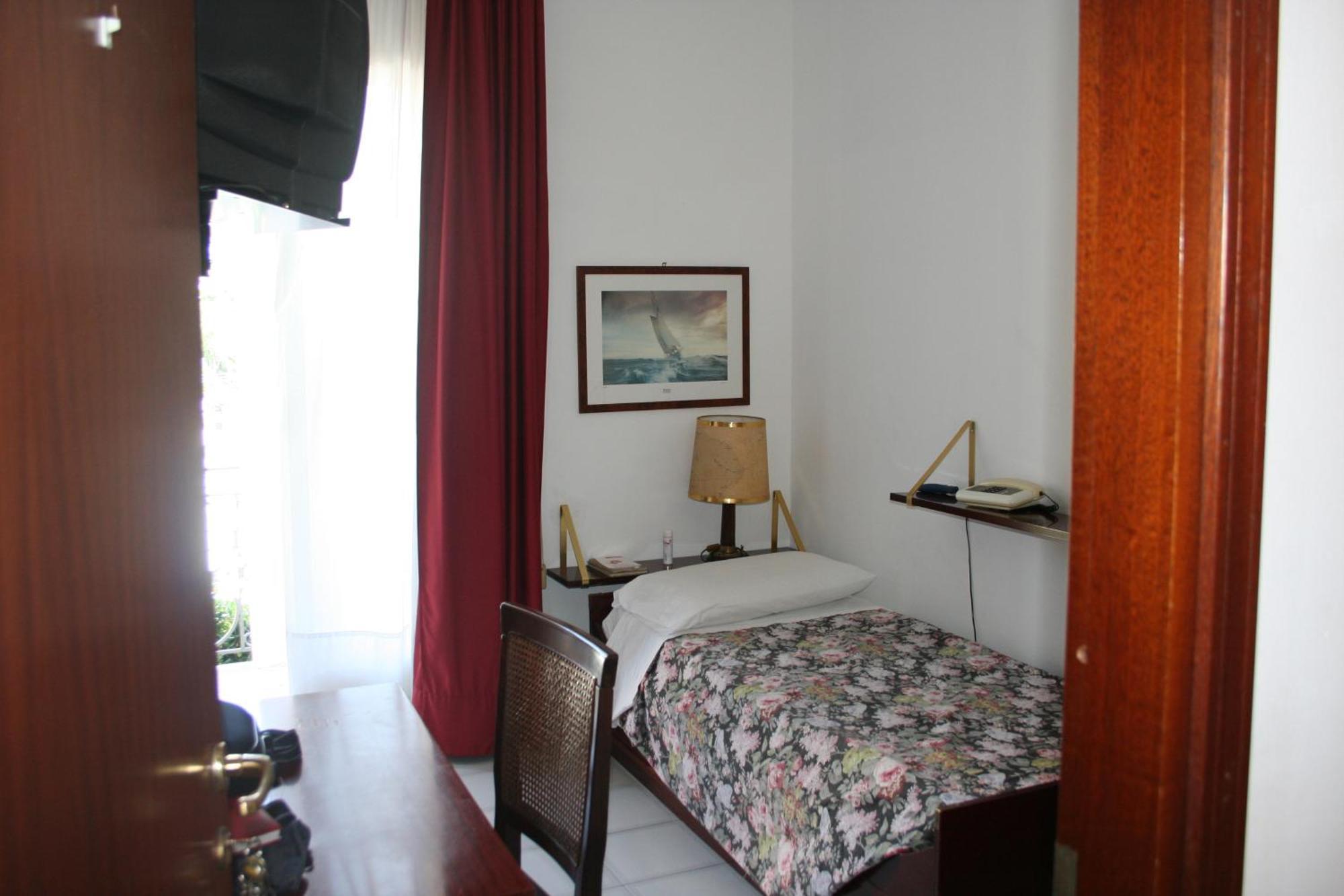 Hotel Rosalia Bordighera Buitenkant foto