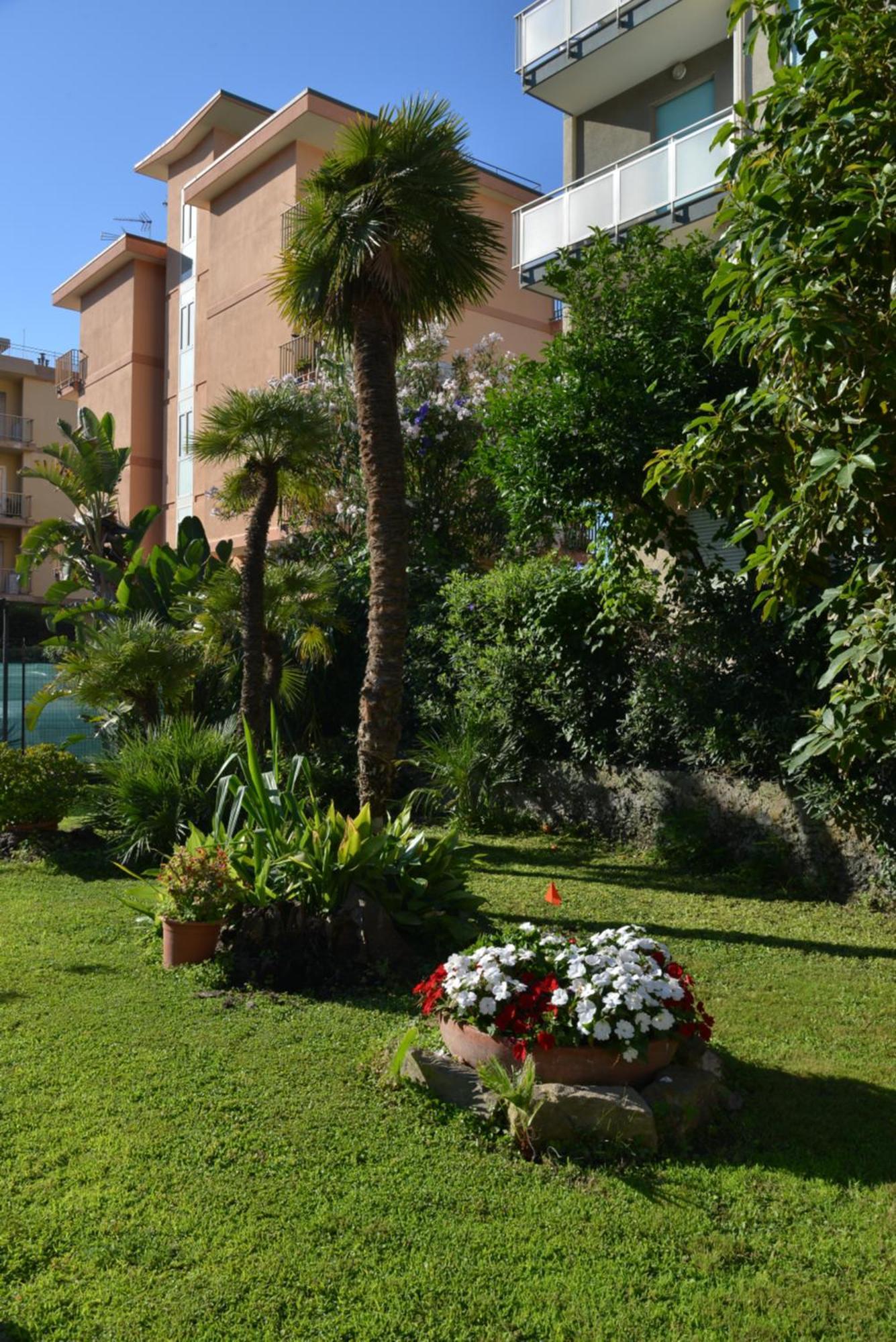 Hotel Rosalia Bordighera Buitenkant foto