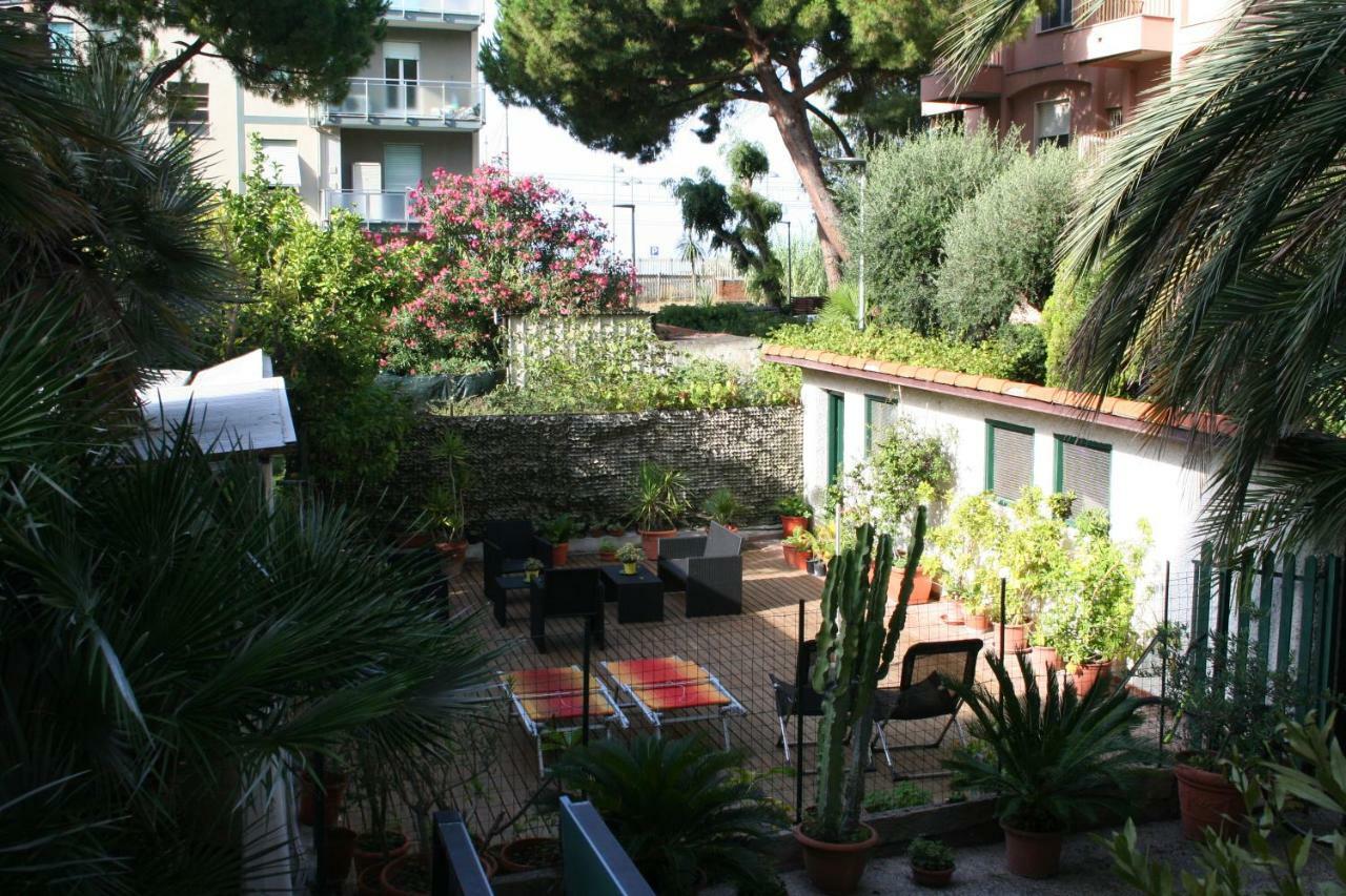 Hotel Rosalia Bordighera Buitenkant foto