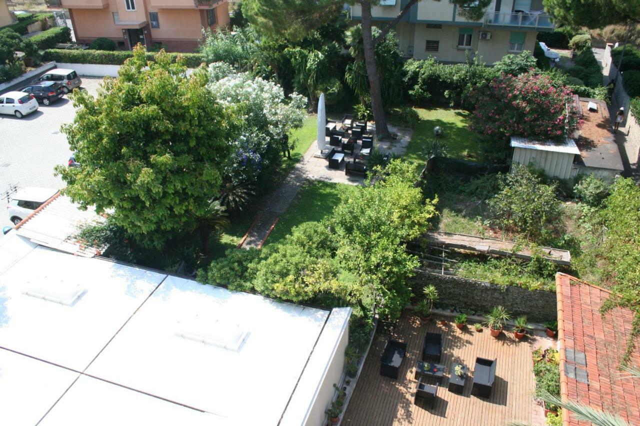 Hotel Rosalia Bordighera Buitenkant foto