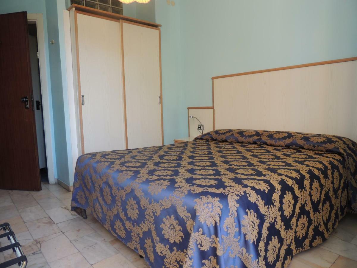 Hotel Rosalia Bordighera Buitenkant foto